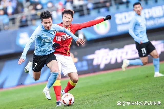 广州队发布备战花絮;赛后防线松动;中超任务艰巨;心理建设被强调的简单介绍 广州队发布备战花絮;赛后防线松动;中超任务艰巨;心理建设被强调的简单介绍